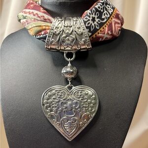 Coldwater Creek Silver Metal Filigree Heart Pendant Scarf Slide – EUC